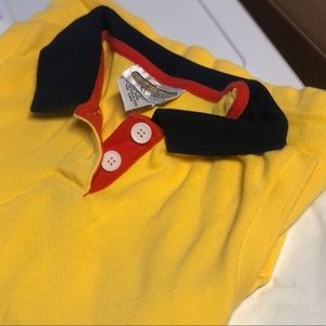 Sleeveless golf polo